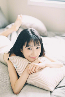 动漫人物接吻